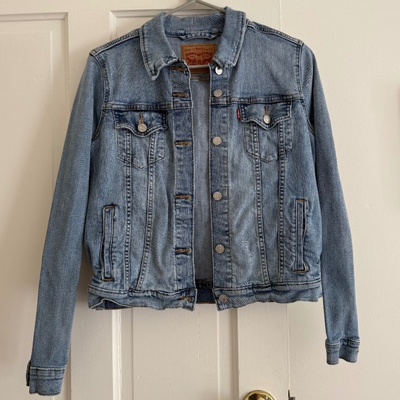 Women’s Levi’s Denim Jacket - Picture 1 of 3